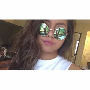 Meet your Posher, Jeyanna